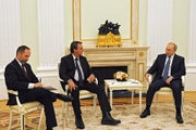 Houve momentos de descontração na conversa entre Putin e Bolsonaro, nos quais o brasileiro contou que gosta de mergulhar e que foi paraquedista do Exército