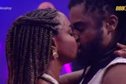 Participantes do BBB25 comemoraram o beijão de Aline e Diogo