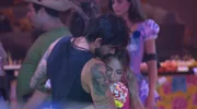 A cantora afirmou ter escrito uma música "pesada" para o ex