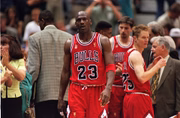 Arremesso Final, documentário que aborda a temporada 1997-98 e a carreira de Michael Jordan, está disponível no Netflix