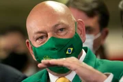 Empresário Luciano Hang concede entrevista com governistas antes da CPI da Covid
