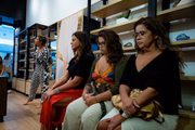 Convidados fazem uma meditação