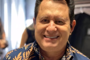 Cantor Marrone é operado às pressas com glaucoma nos dois olhos