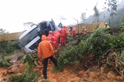 Resgates precisaram ser interrompidos em função do risco de desabamento no local