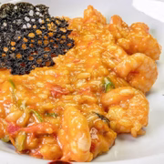 Risoto de camarão com queijos, pomodoro e aspargos frescos