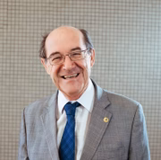 Wasny de Roure, o distrital que mais concedeu honrarias no ano de 2016