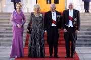 O presidente da Alemanha, Frank-Walter Steinmeier, e a primeira-dama, Elke Büdenbender, recebem o rei e a rainha do Reino Unido 