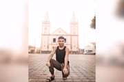 Desde que foi anunciado como participante da nova temporada, Vyni caiu na graça do público. O sucesso do jovem foi tanto que em menos de 48 horas conseguiu bater a marca de 2 milhões de seguidores no Instagram