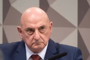 General do Exército Gonçalves Dias se livrou de indiciamento