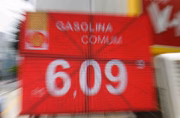 O preço da gasolina custa R$ 6,09 o litro em SP