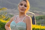 Deolane Bezerra