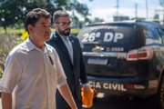 Empresário acusado de matar motorista de van se entrega à PCDF