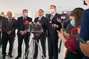 Presidente Bolsonaro, Arthur Lira e Rodrigo Pacheco durante coletiva no Palácio do Planalto