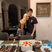 João e a namorada 