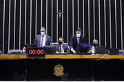 Marcelo Ramos preside sessão plenário da Câmara dos Deputados