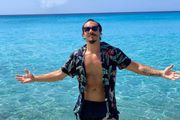O brother começou a trabalhar aos 14 anos. Ele contou, em entrevista, que alcançou a independência financeira aos 18. Já morou na Europa e é apaixonado por viagens