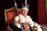 Imagem inédita mostra o primeiro retrato oficial de rei Charles III