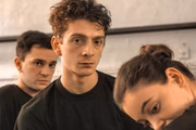 Merab (Levan Gelbakhiani) é bailarino do National Georgian Ensemble desde a infância. No auge de sua carreira, Merab precisa lidar com a chegada do carismático Irakli (Bachi Valishvili), um talentoso dançarino que se torna seu principal rival e, também, seu amor secreto. Em um cenário conservador e hostil, Merab enfrenta um dilema que divide seu sonho e sua nova paixão