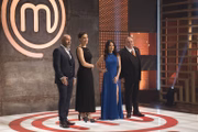 O elenco do MasterChef não está satisfeito com os rumos do programa. Quem será o próximo a pular do barco?
