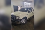 Carro apreendido pela polícia na Operação Narcos