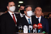 Rodrigo Pacheco, Arthur Lira e Jair Bolsonaro em agenda no Senado Federal