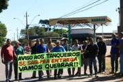 Manifestantes prometem quebrar os veículos de quem desobedecer a ordem