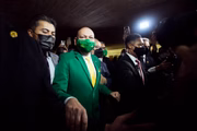 Empresário Luciano Hang concede entrevista com governistas antes da CPI da Covid