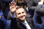 Rodrigo Pacheco venceu Rogério Marinho na disputa pelo comando do Senado