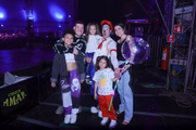 Ferrugem de diverte em dia de circo com a esposa e as filhas