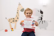 O "Certificado de Coragem" é uma ação criada pelo laboratório para o público infantil. Bernardo, por exemplo, tem uma coleção