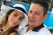 Marcos pediu o DNA do filho caçula, Lucas, e no dia do exame, a namorada do empresário, Lívia Andrade, foi "acompanhar" a realização do procedimento.