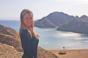 Karla Stelzer Mendes, 42, esteve na rave próxima à Faixa de Gaza