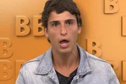 Agora, porém, Guccin disse que vai remover a tatuagem por não ter tido reconhecimento do ídolo