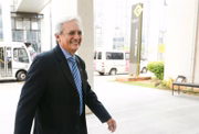 Raimundo Ribeiro chega para a sessão