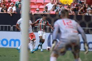 O Tricolor ficou boa parte dos primeiros 45 minutos no ataque