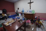 Vizinhos e parentes de Kevin estão acolhidos em abrigo
