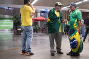 Apoiadores de Bolsonaro no aeroporto de Brasília