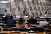 Ex-ministro da Saúde Nelson Teich fala à CPI