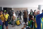 Bolsonaristas invadiram prédio público durante ataques contra instituições democráticas, em 8 de janeiro de 2023