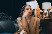 Anitta está sendo processada por uma fã que aparece na série Anitta: Made In Honório 