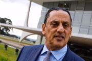 Advogado de Bolsonaro, Frederick Wassef é investigado pela PF