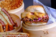 Katsu Sando e Kimchi Burger