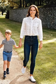 Kate Middleton e príncipe Louis no cartão de Natal