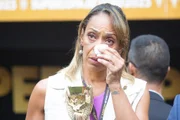 Flávia, filha de Pelé, chora ao ver homenagem ao pai na Arena BRB Mané Garrincha