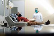 No Distrito Federal, o primeiro doador de plasma foi o médico Lucas Valente, de 29 anos