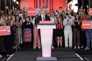 O líder trabalhista Keir Starmer comemora a vitória nas eleições gerais de 2024