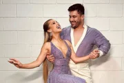 Carla Diaz e o professor Diego Basilio