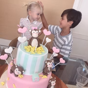 A pequena Manuela em seu aniversário de 2 aninhos