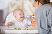 Há alimentos que não devem ser dados para bebês