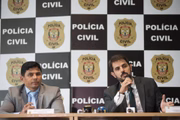 Delegados Guilherme Melo, Difac, à esquerda, e Leonardo de Castro, Cecor, à direita
